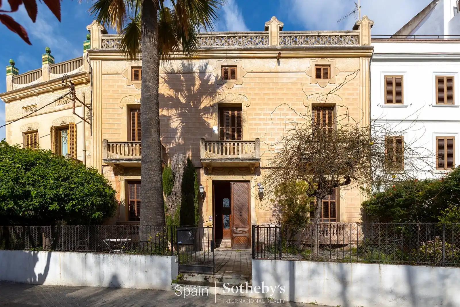 Vista exterior de Casa o xalet en venda en El Masnou amb Terrassa i Traster