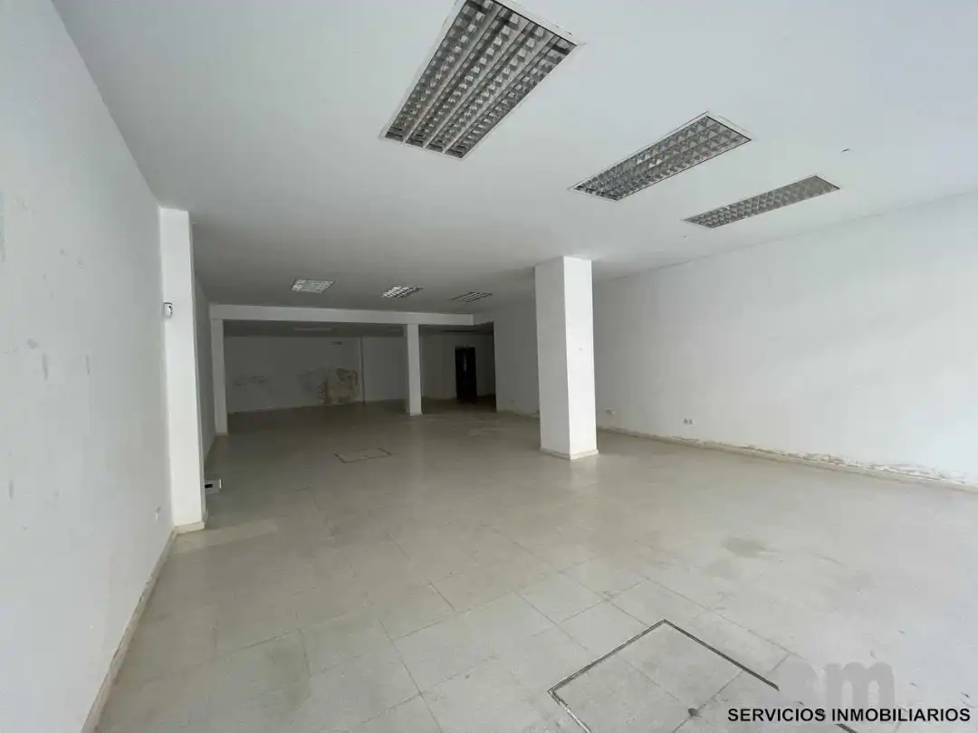 Local comercial en venta en Coria del Río, imagen 3