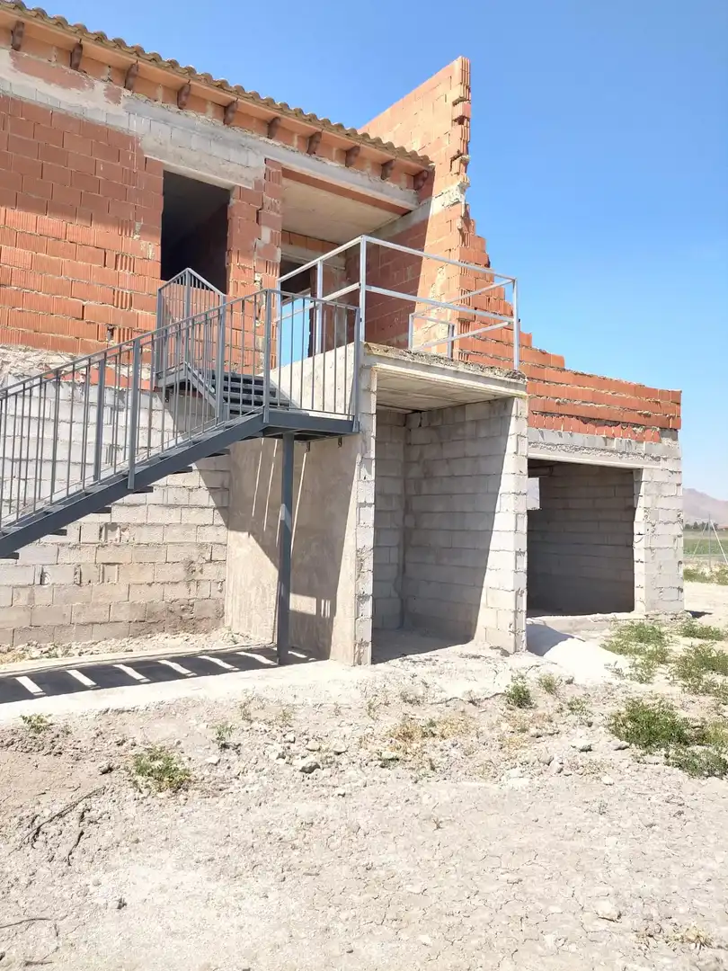 Vista exterior de Casa o xalet en venda en Orihuela amb Jardí privat, Terrassa i Traster