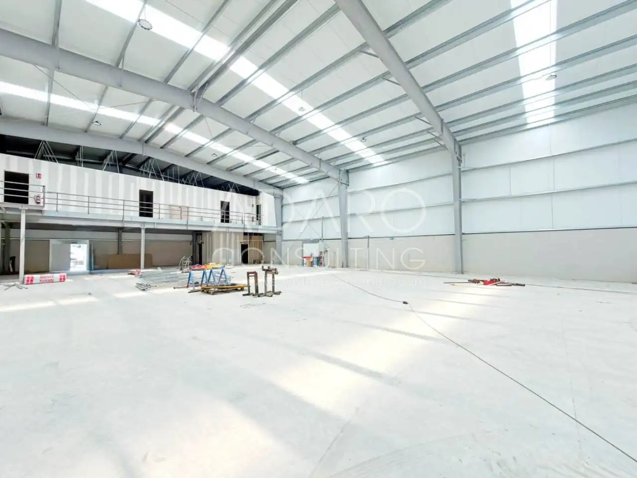 Vista exterior de Nave industrial en venta en Loeches