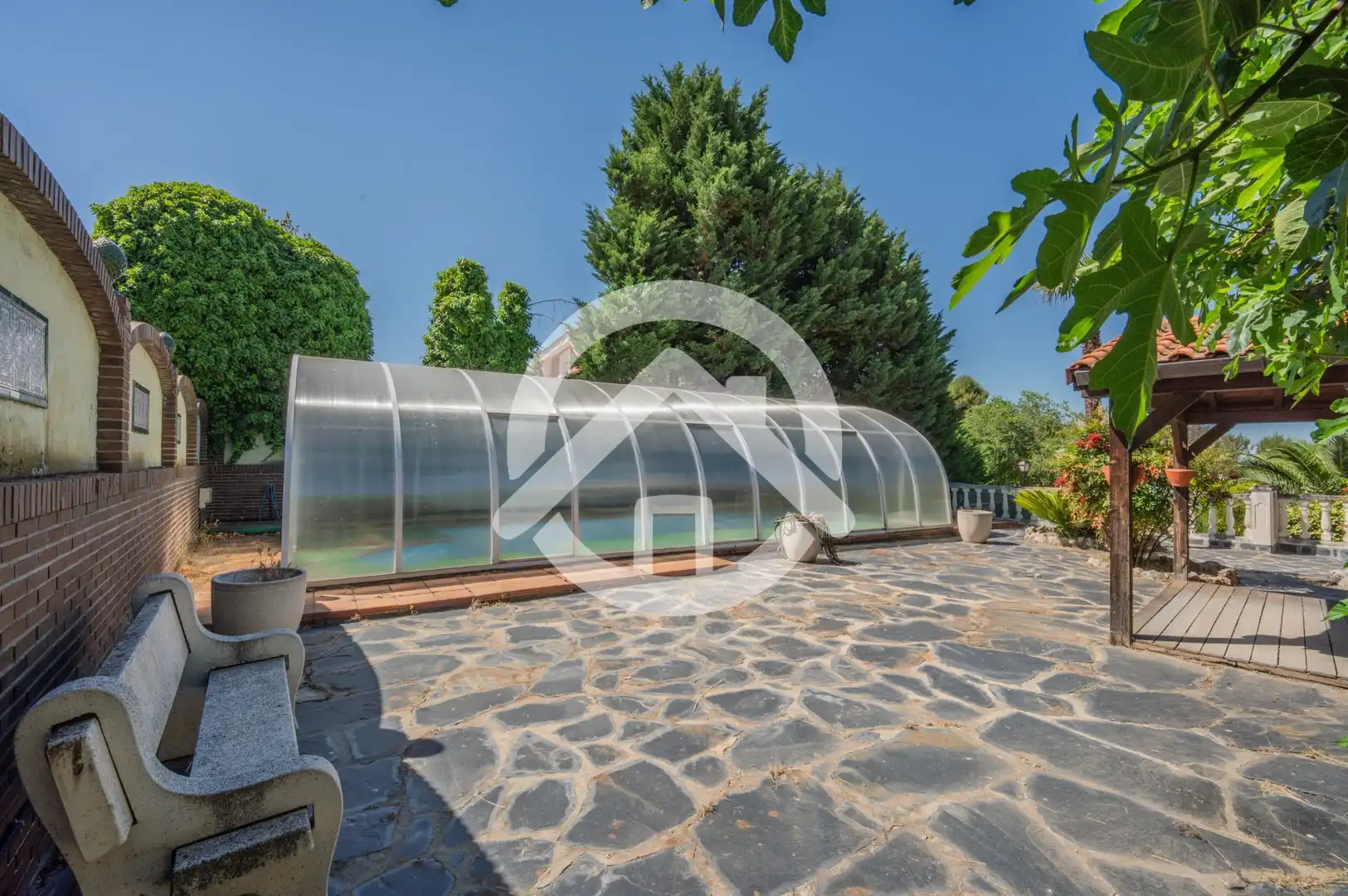 Piscina de Casa o xalet en venda en Campo Real amb Aire condicionat, Calefacció i Jardí privat