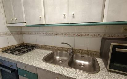 Kitchen of Flat for sale in Santa Coloma de Gramenet