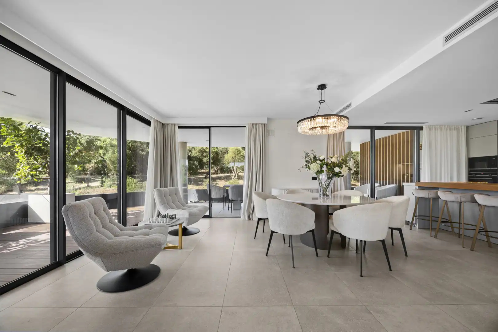 Esszimmer von Wohnungen zum Verkauf in Sotogrande mit Klimaanlage, Terrasse und Abstellraum