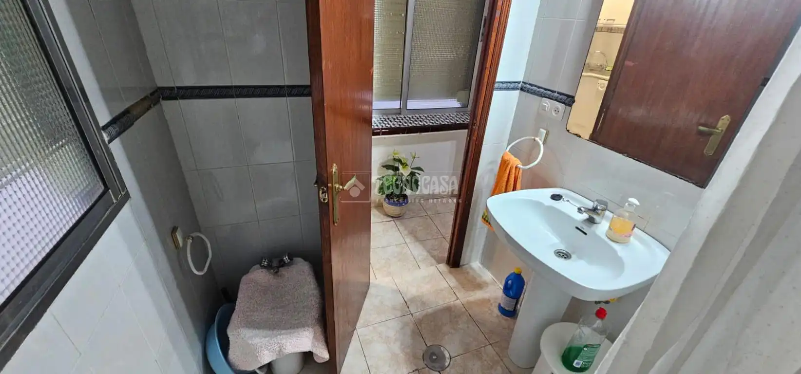 Baño de Piso en venta en Sevilla con Aire acondicionado y Balcón