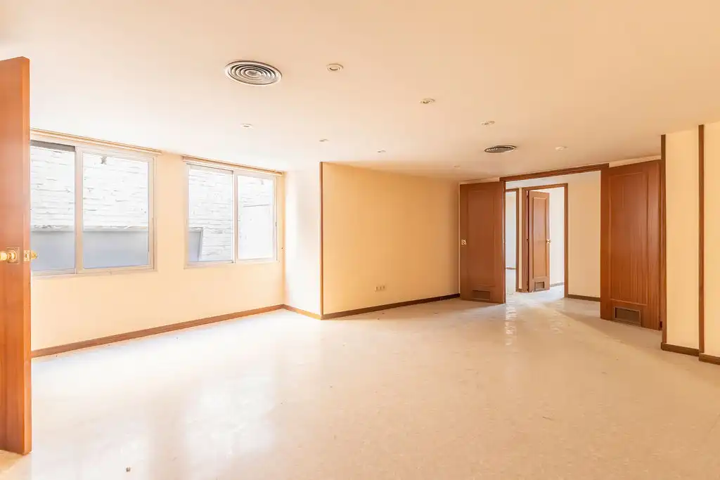 Locale commerciale in vendita a Balmes, imagen 5