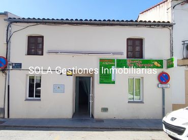 Casa con jardín en venta en Calle Úbeda