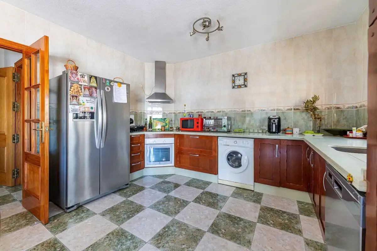 Cuina de Casa o xalet en venda en Benalmádena amb Aire condicionat, Jardí privat i Terrassa