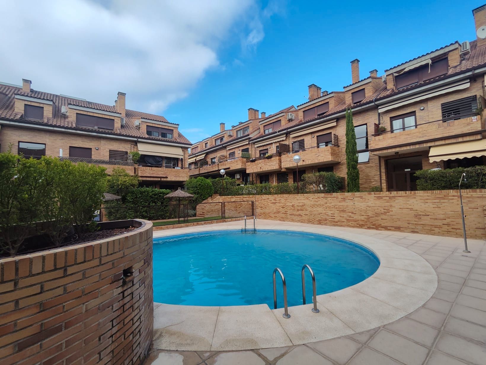 Jardín de Dúplex en venta en Sevilla la Nueva con Aire acondicionado, Calefacción y Trastero
