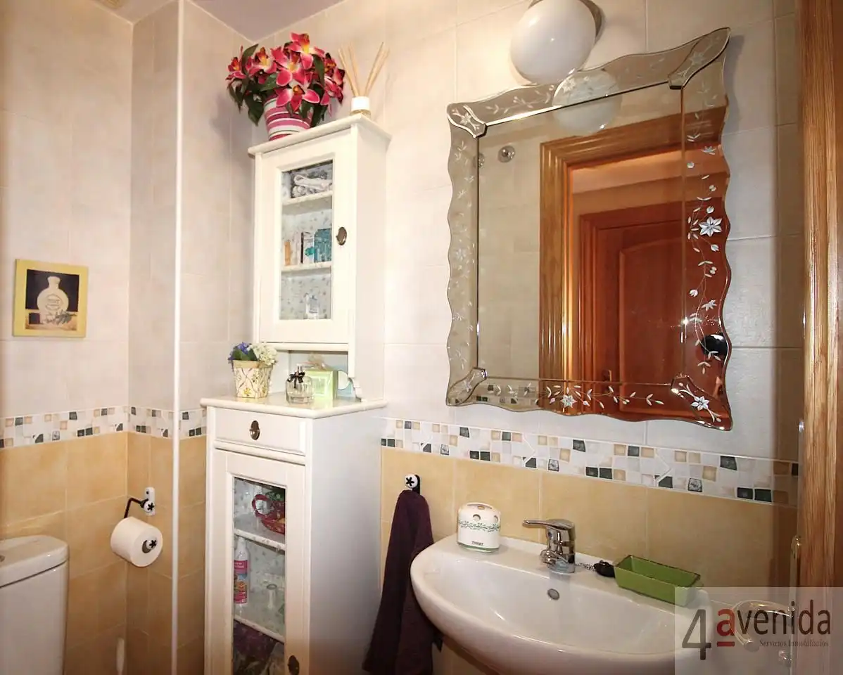 Baño de Casa adosada en venta en Gijón  con Calefacción y Terraza