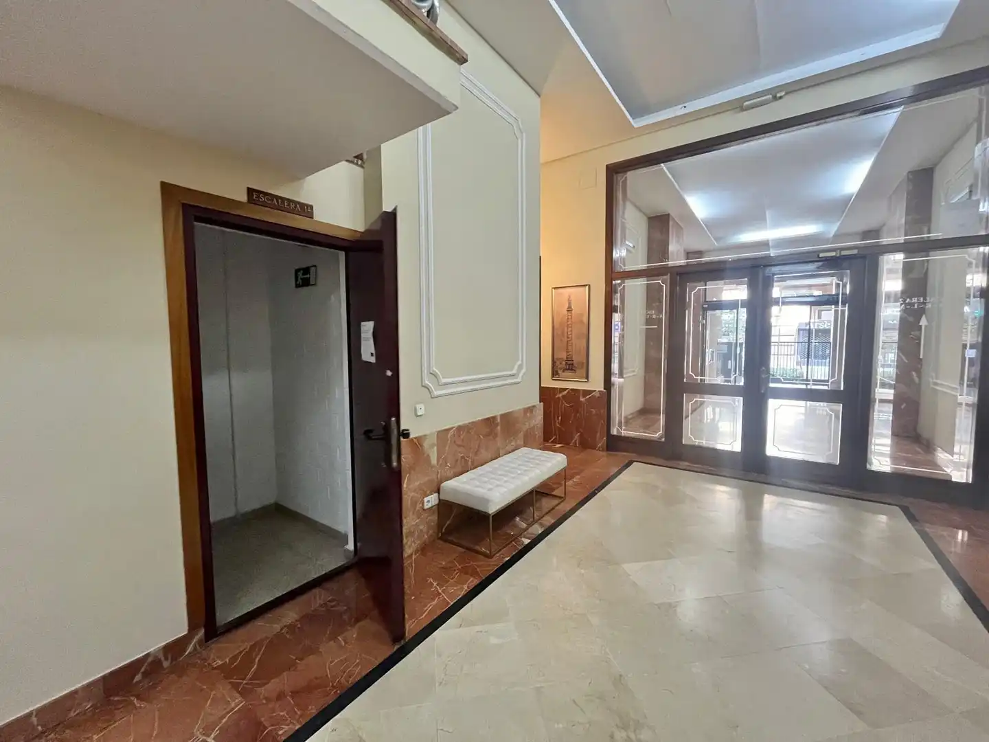 Maisonette zum Verkauf in Zaragoza mit Klimaanlage, Heizung und Parkett