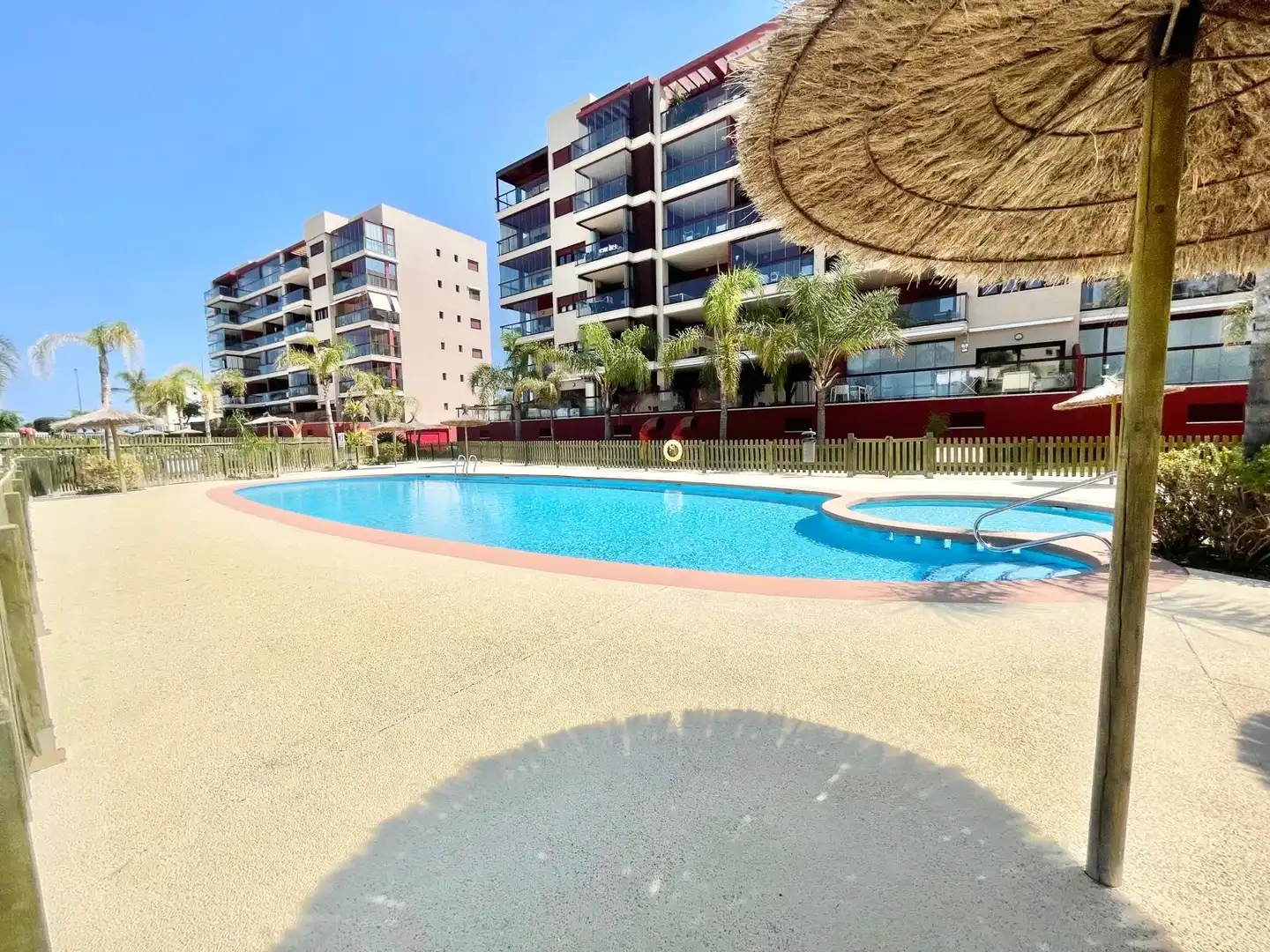 Piscina de Apartamento de alquiler en Pilar de la Horadada con Piscina, Amueblado y Lavadora