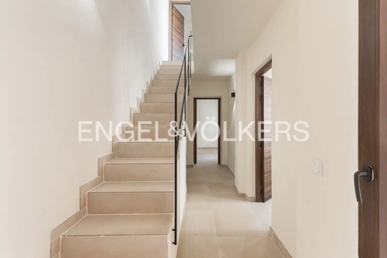 Casa adosada en venta en Náquera con Calefacción, Parquet y Terraza
