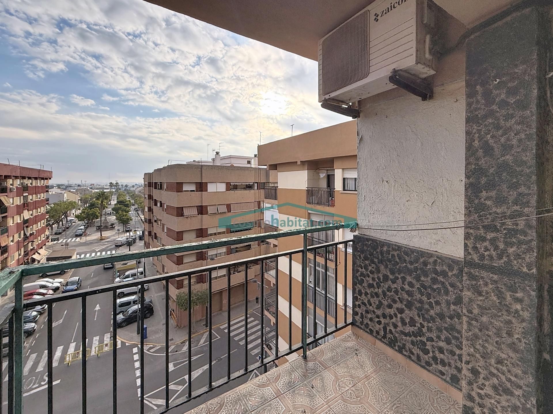 Vista exterior de Piso en venta en Sedaví con Aire acondicionado y Balcón