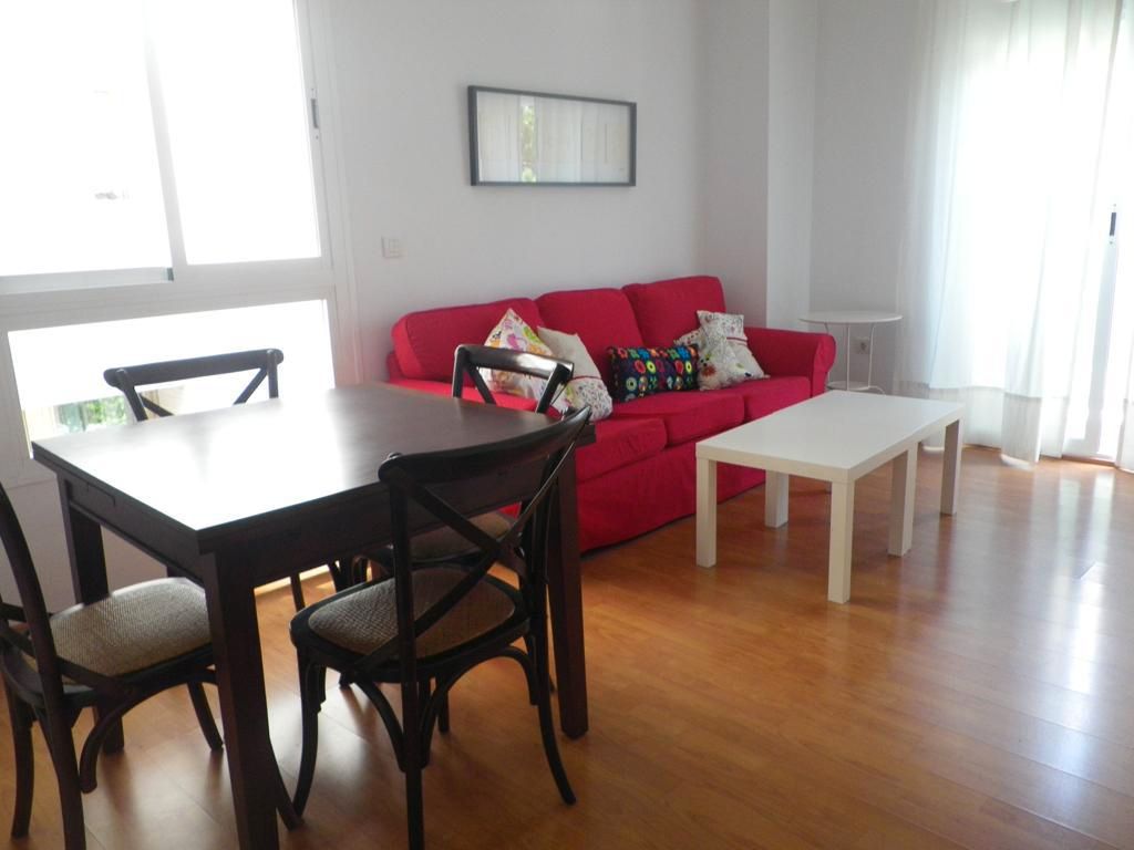 Sala de estar de Piso de alquiler en  Granada Capital con Aire acondicionado, Calefacción y Amueblado