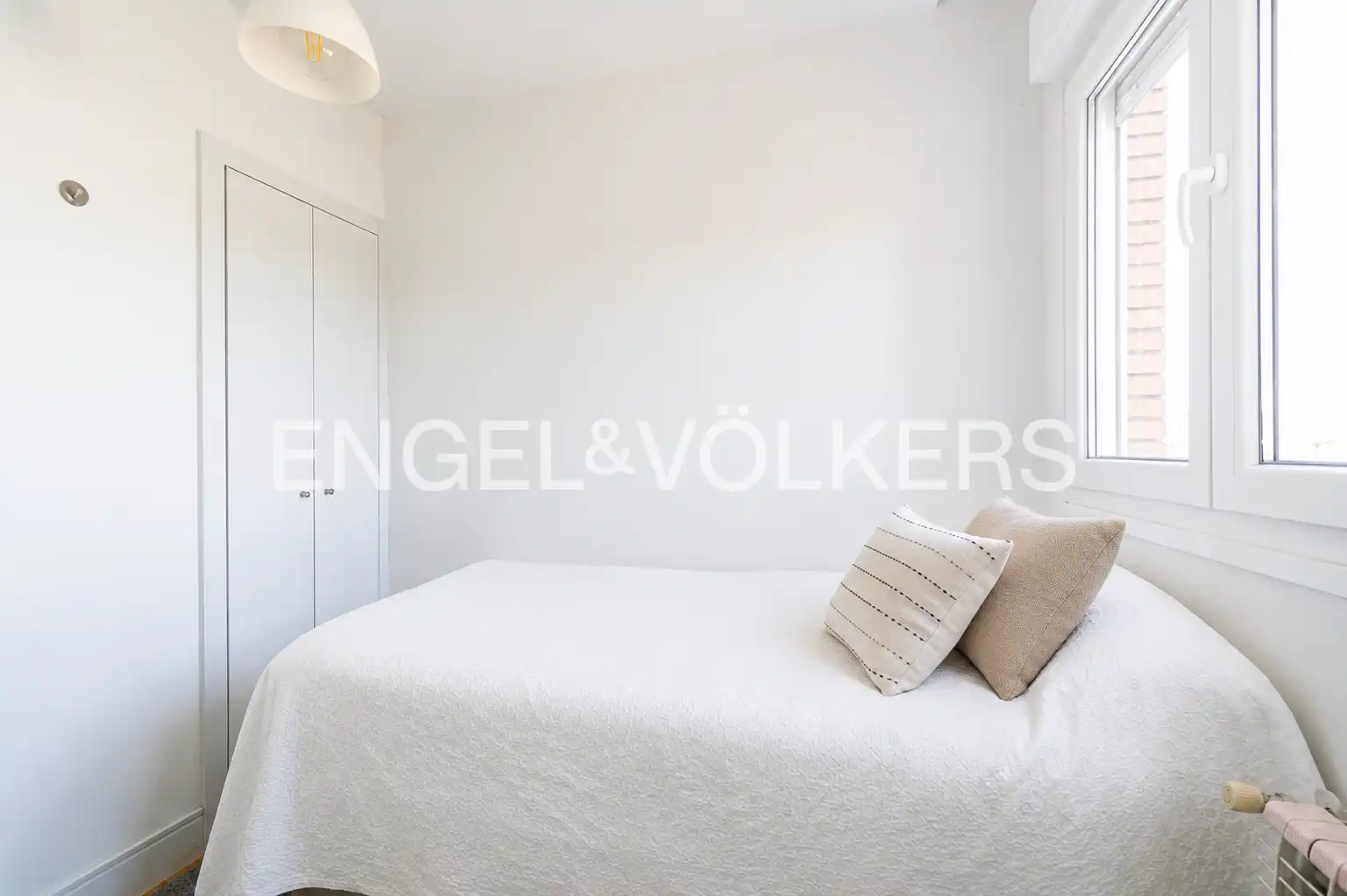 Bedroom of Duplexes for sale in Madrid  with Air Conditioner, Heating and Terrace