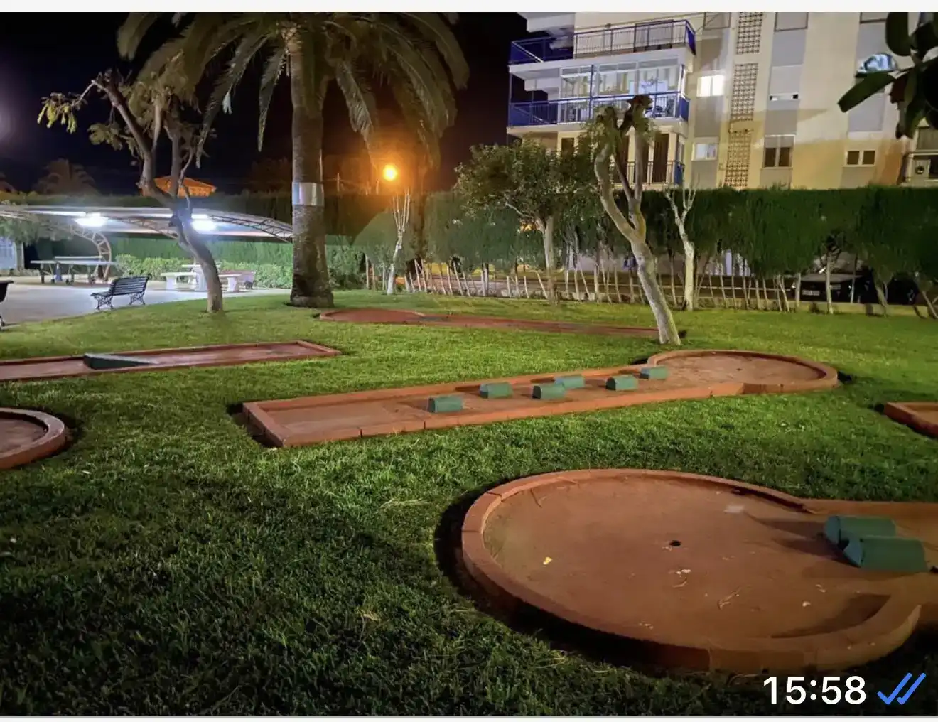 Außenansicht von Wohnungen zur Miete in Benicasim / Benicàssim mit Klimaanlage, Schwimmbad und Balkon