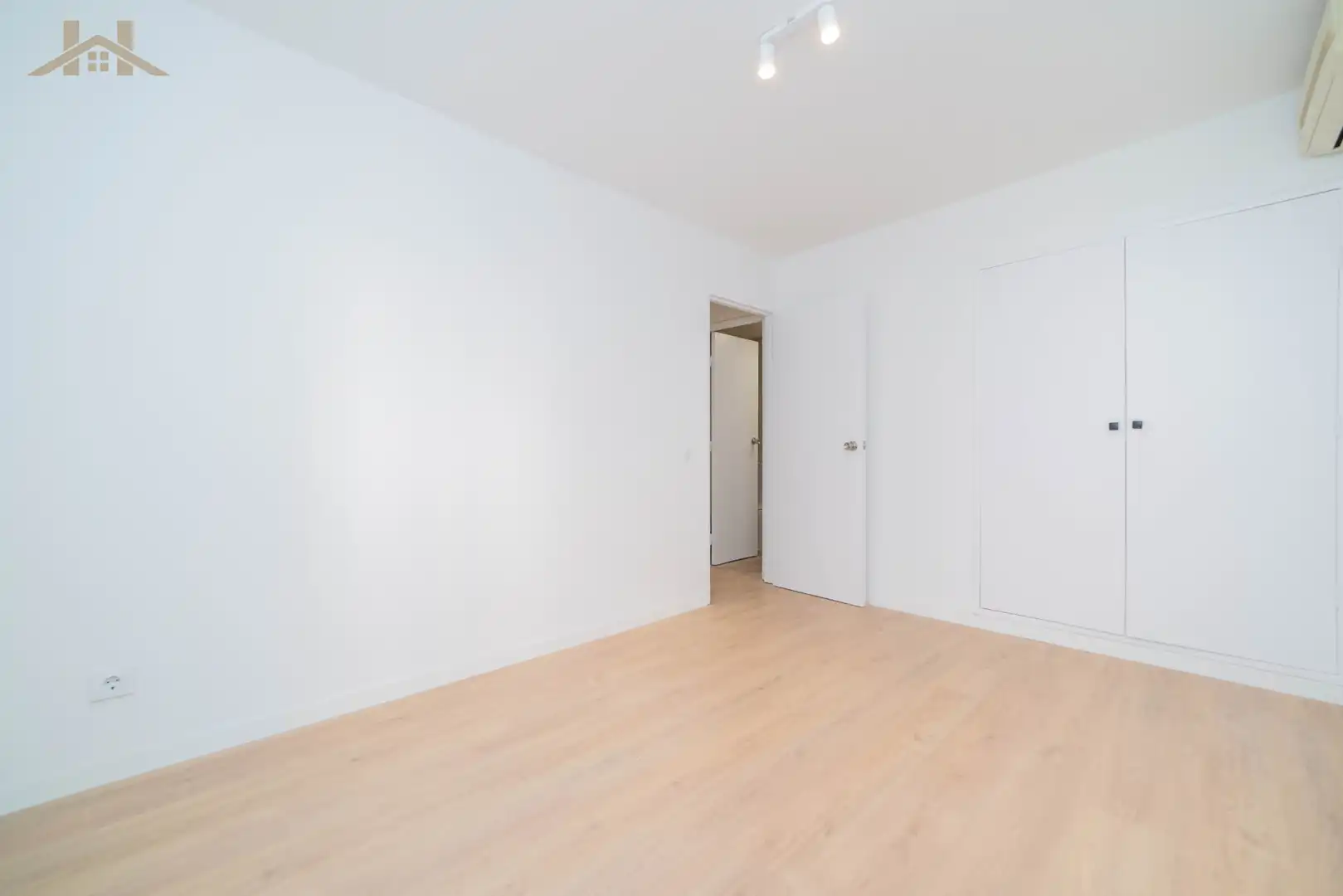 Bedroom of Flat for sale in Móstoles  with Air Conditioner, Heating and Terrace