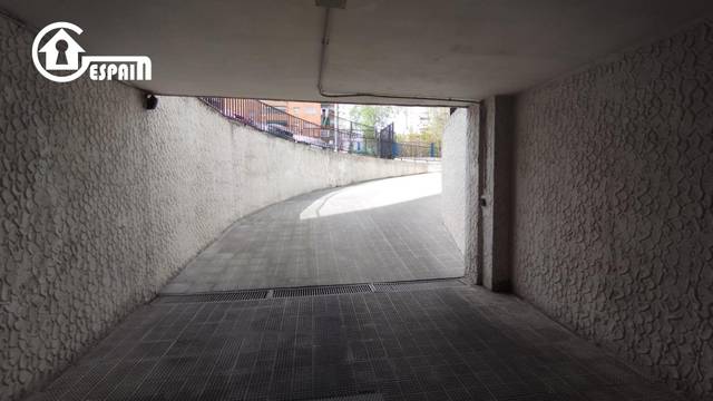 Garaje en Venta en Calle YEBENES en Aluche