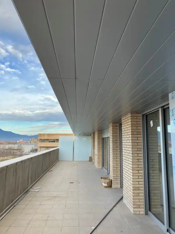 Attico di nuova costruzione con piscina in vendita a Carrer del Pla de Salt, imagen 2