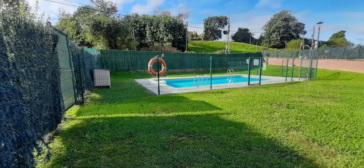 Piscina de Piso en venta en Bárcena de Cicero con Calefacción, Parquet y Terraza