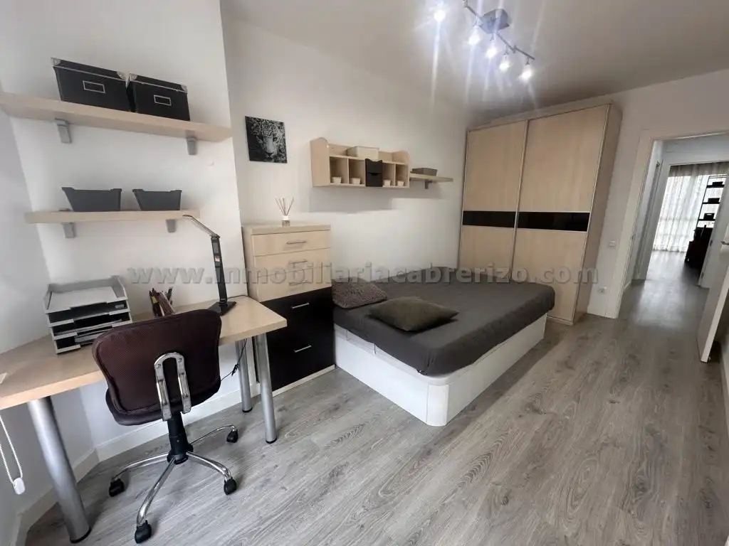 Dormitori de Pis de lloguer en  Logroño amb Aire condicionat, Calefacció i Parquet