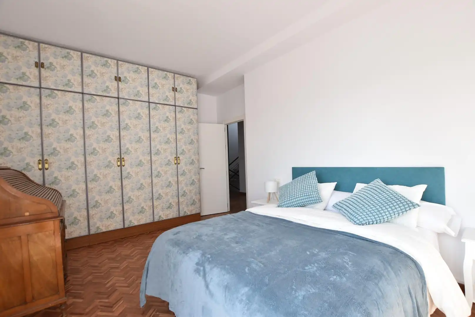 Dormitori de Casa o xalet de lloguer en Granada amb Aire condicionat, Terrassa i Piscina