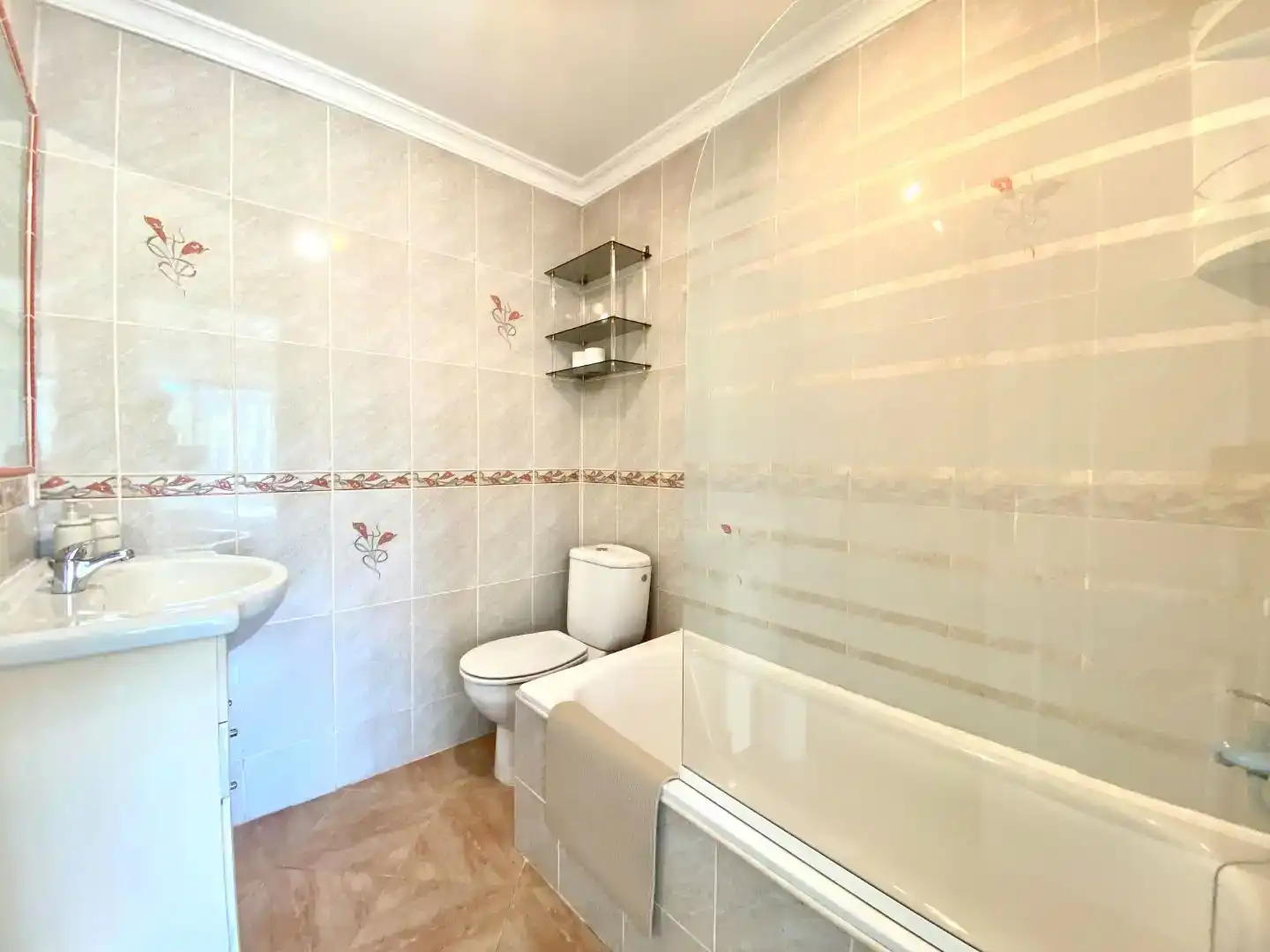 Badezimmer von Wohnung zur Miete in Mijas mit Schwimmbad