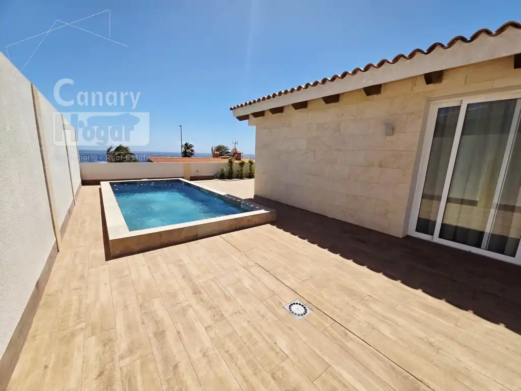 Terrassa de Casa o xalet en venda en Arico amb Aire condicionat, Terrassa i Piscina