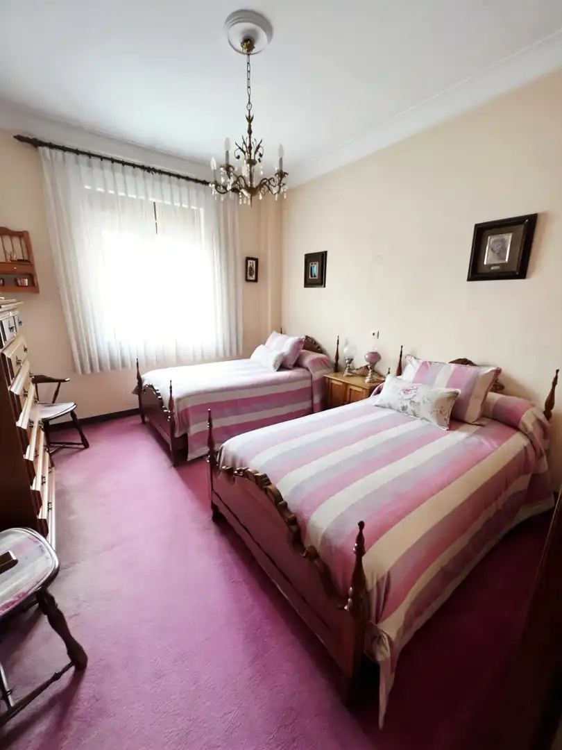 Habitación de Piso en venta en Avilés con Calefacción, Parquet y Trastero