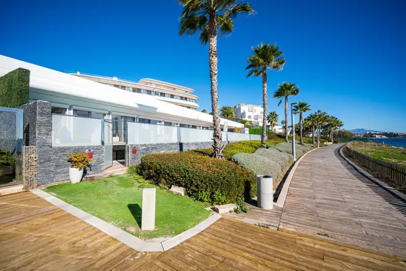 Vista exterior de Casa o chalet de alquiler en Estepona con Aire acondicionado, Calefacción y Jardín privado