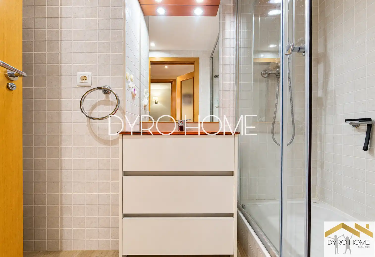 Badezimmer von Wohnung zum Verkauf in Barcelona mit Heizung und Terrasse