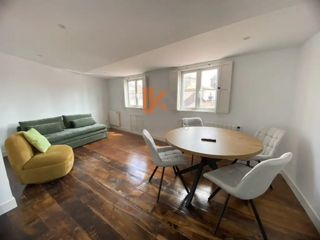 Loft zur Miete in Santiago de Compostela  mit Möbliert