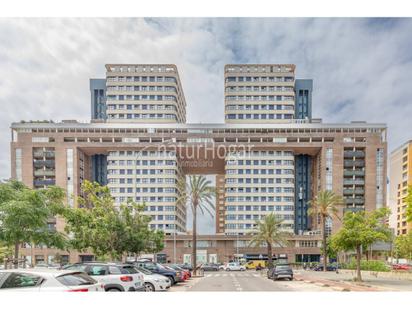 Vista exterior de Àtic en venda en  Valencia Capital amb Aire condicionat i Terrassa