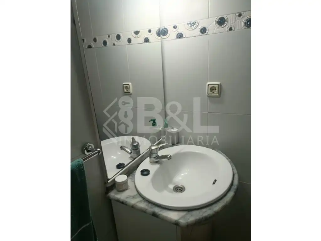 Bathroom of Flat for sale in Esplugues de Llobregat