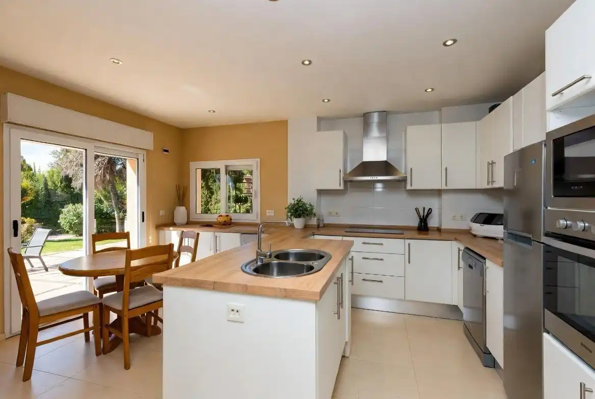 Cocina de Edificio en venta en Antequera