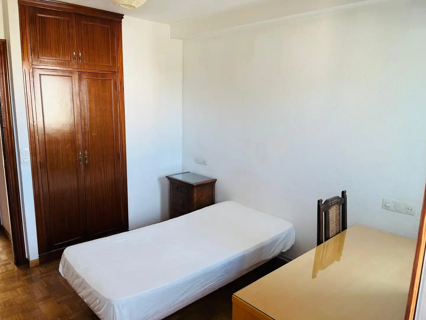 Bedroom of Flat for rent in A Coruña Capital   with Heating, Parquet flooring and Furnished