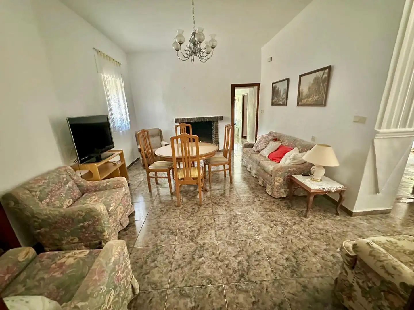 Sala d'estar de Casa o xalet en venda en Albacete amb Traster, Moblat i Forn