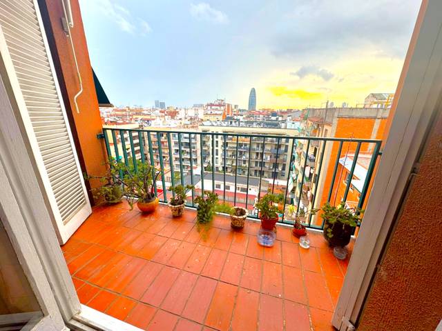 Ático en Venta en Carrer de Provença en El Camp de l'Arpa del Clot