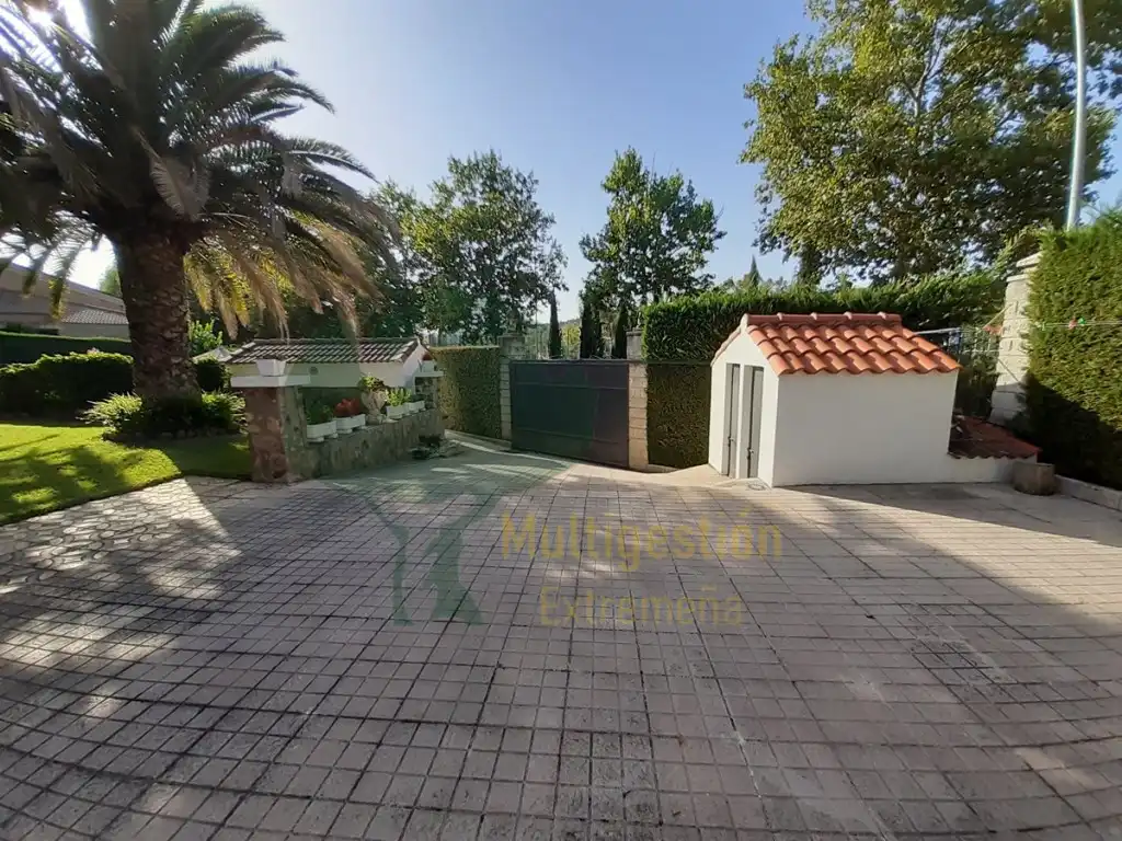 Jardí de Casa o xalet en venda en Cáceres