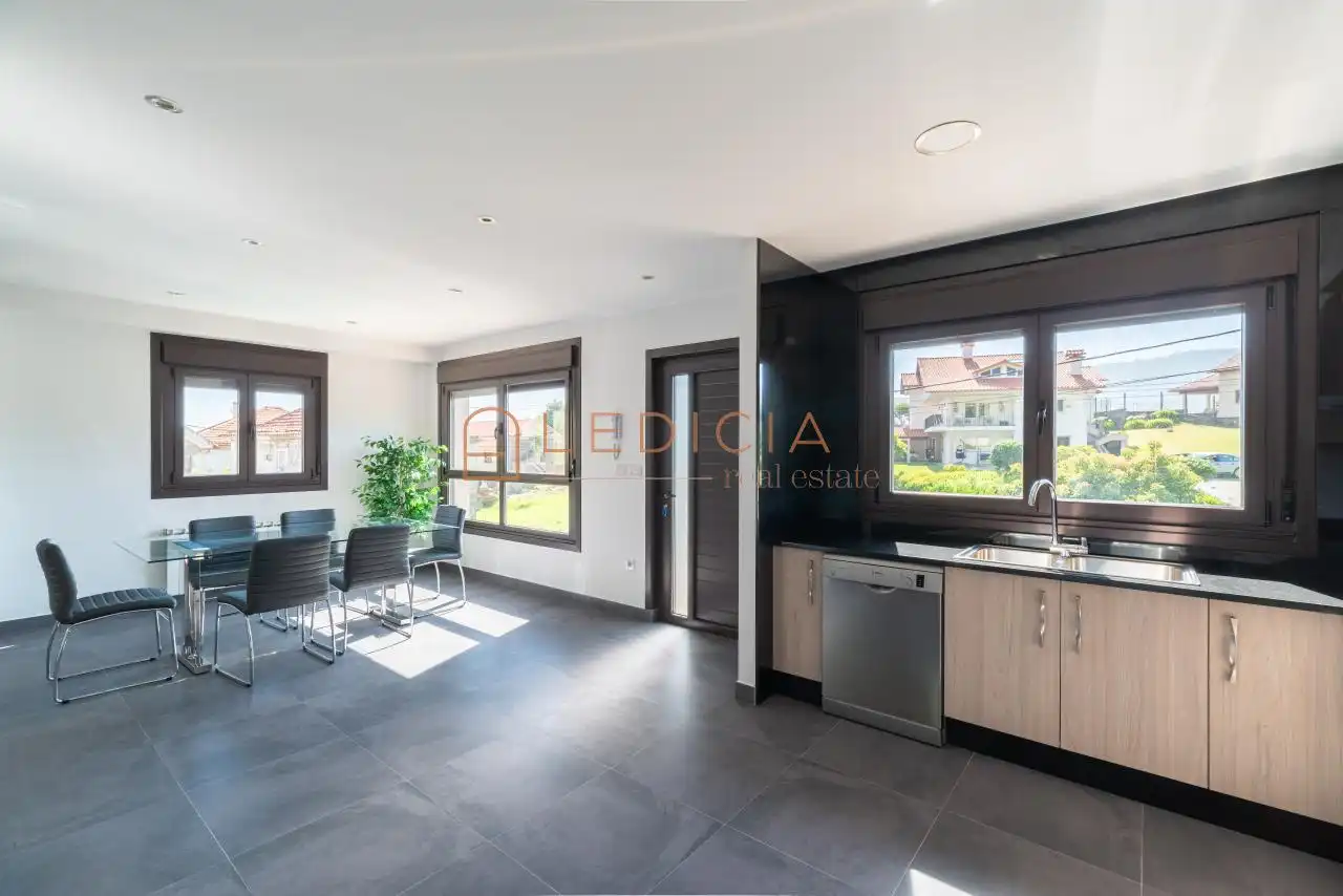 Kitchen of Houses for sale in Moaña  with Heating, Private garden and Swimming Pool