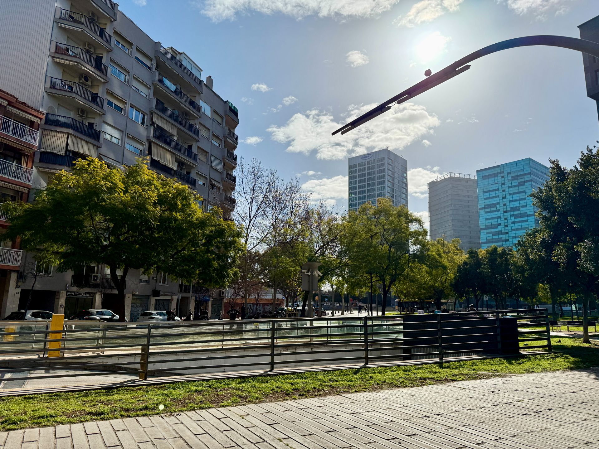 Außenansicht von Wohnung zum Verkauf in L'Hospitalet de Llobregat mit Terrasse und Balkon