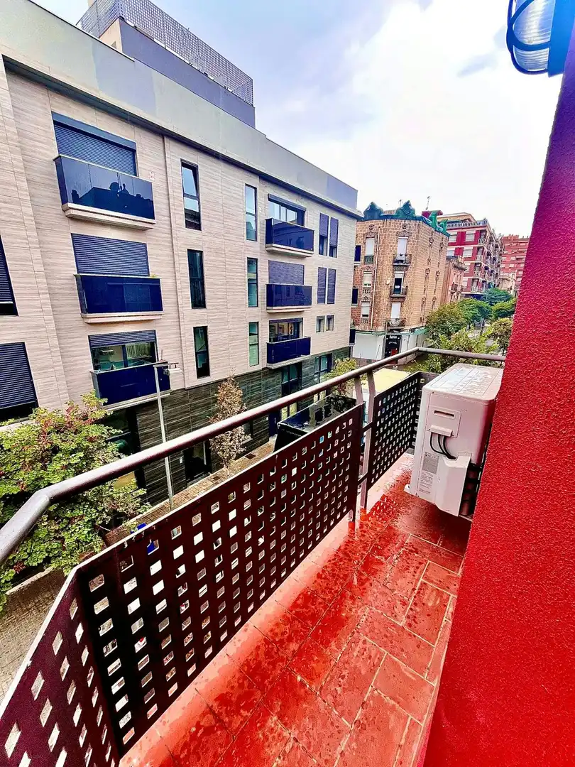 Vista exterior de Piso para compartir en Barcelona con Calefacción, Amueblado y Lavadora