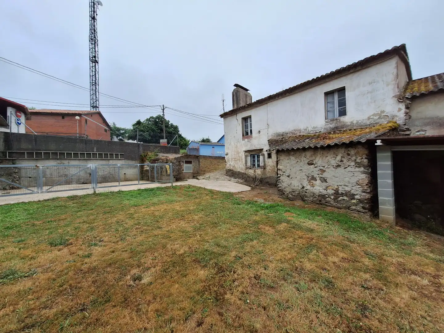Casa adosada en venta en Abegondo con Trastero