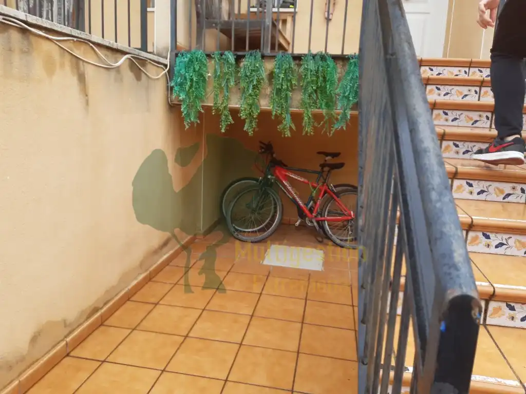 Terrasse von Einfamilien-Reihenhaus zur Miete in Cáceres