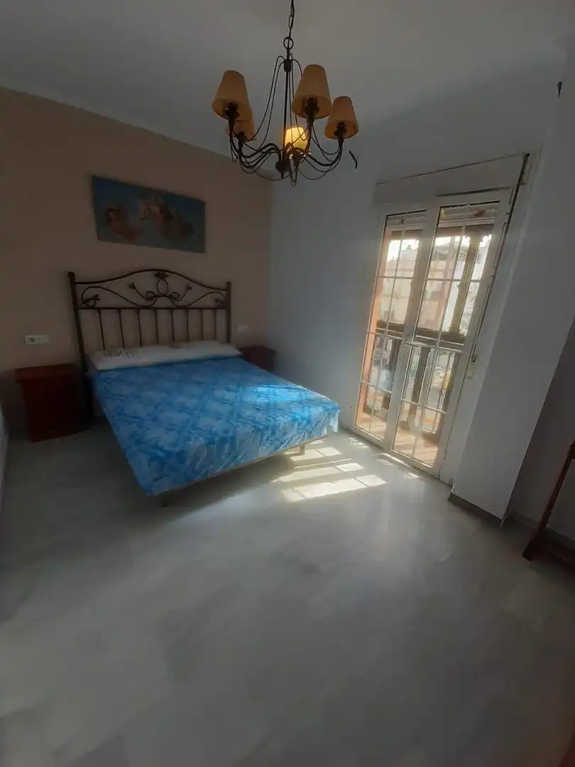 Habitación de Piso de alquiler en Utrera con Aire acondicionado y Amueblado