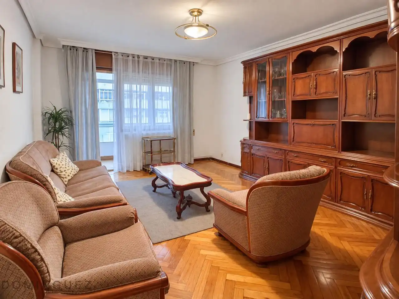Sala de estar de Piso en venta en Vigo  con Calefacción, Parquet y Terraza