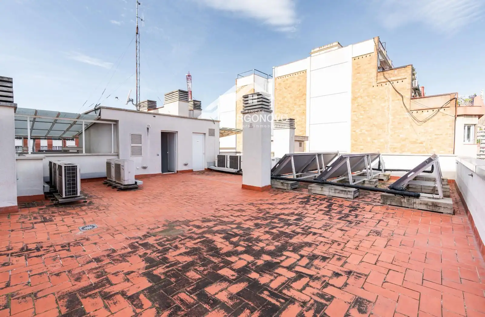 Terrasse von Wohnung zum Verkauf in Barcelona mit Klimaanlage und Heizung