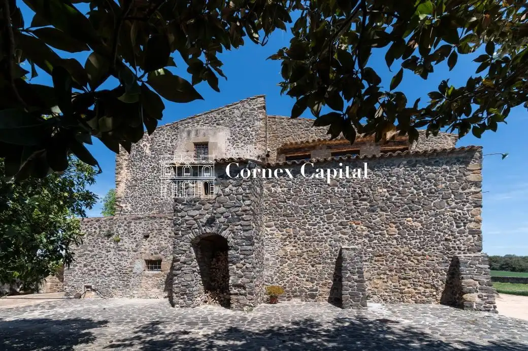 Vista exterior de Finca rústica de alquiler en Rupià con Aire acondicionado, Calefacción y Jardín privado