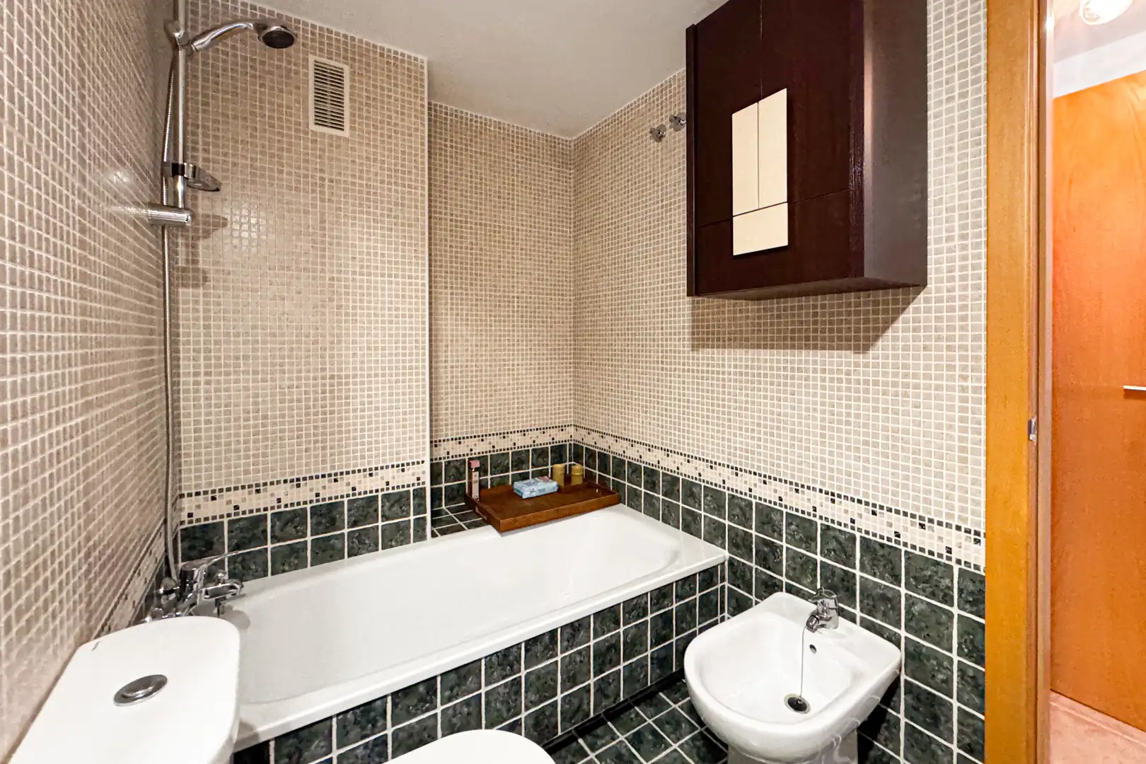Baño de Piso en venta en Roquetas de Mar con Terraza y Piscina