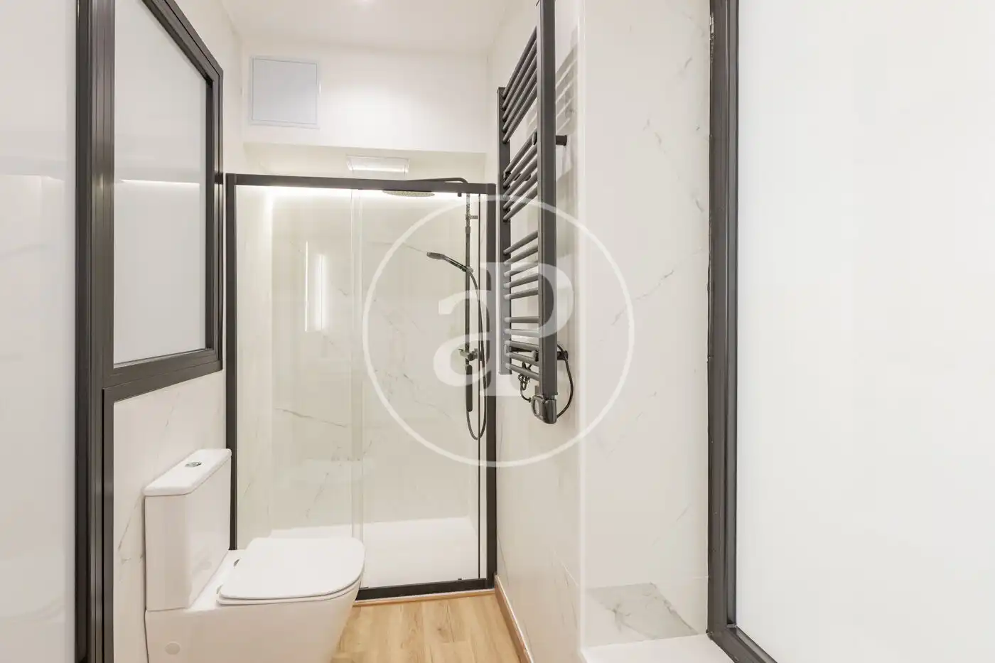 Baño de Piso en venta en Madrid con Calefacción y Balcón